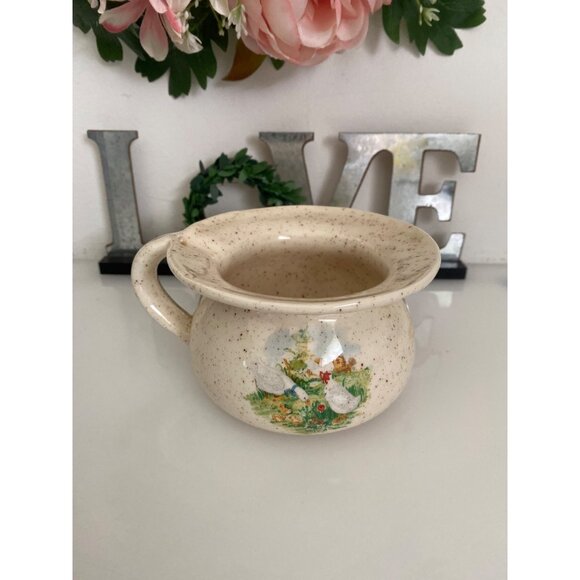 Vintage Stoneware Handled Child' s Camber‎ Pot with Geese Motif - Picture 7 of 16